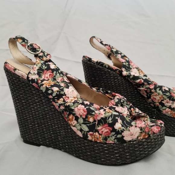 Lovely People Floral Peep-toe Wedge NWOT - Picture 1 of 6